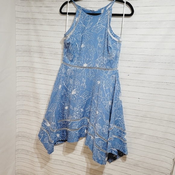 LULU'S Blue & White Halter Floral Knee Length Dress, sz MEDIUM - Picture 3 of 13